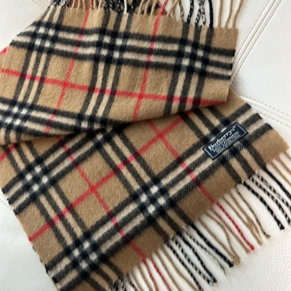 🔥 Gorgeous Vintage Burberrys Scarf Nova Check Tan - Picture 4 of 5